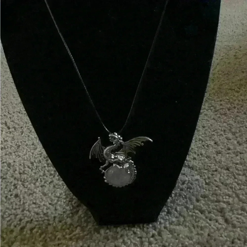 Dragon pendant with stone - necklace - Picture 4 of 6